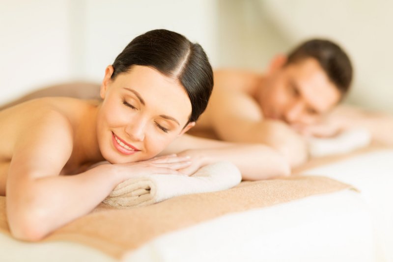 Voucher for 2x relaxing massage 50 min. + private whirlpool for 2 persons 50 min. - Prague